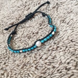 Adjustable pearl bracelet